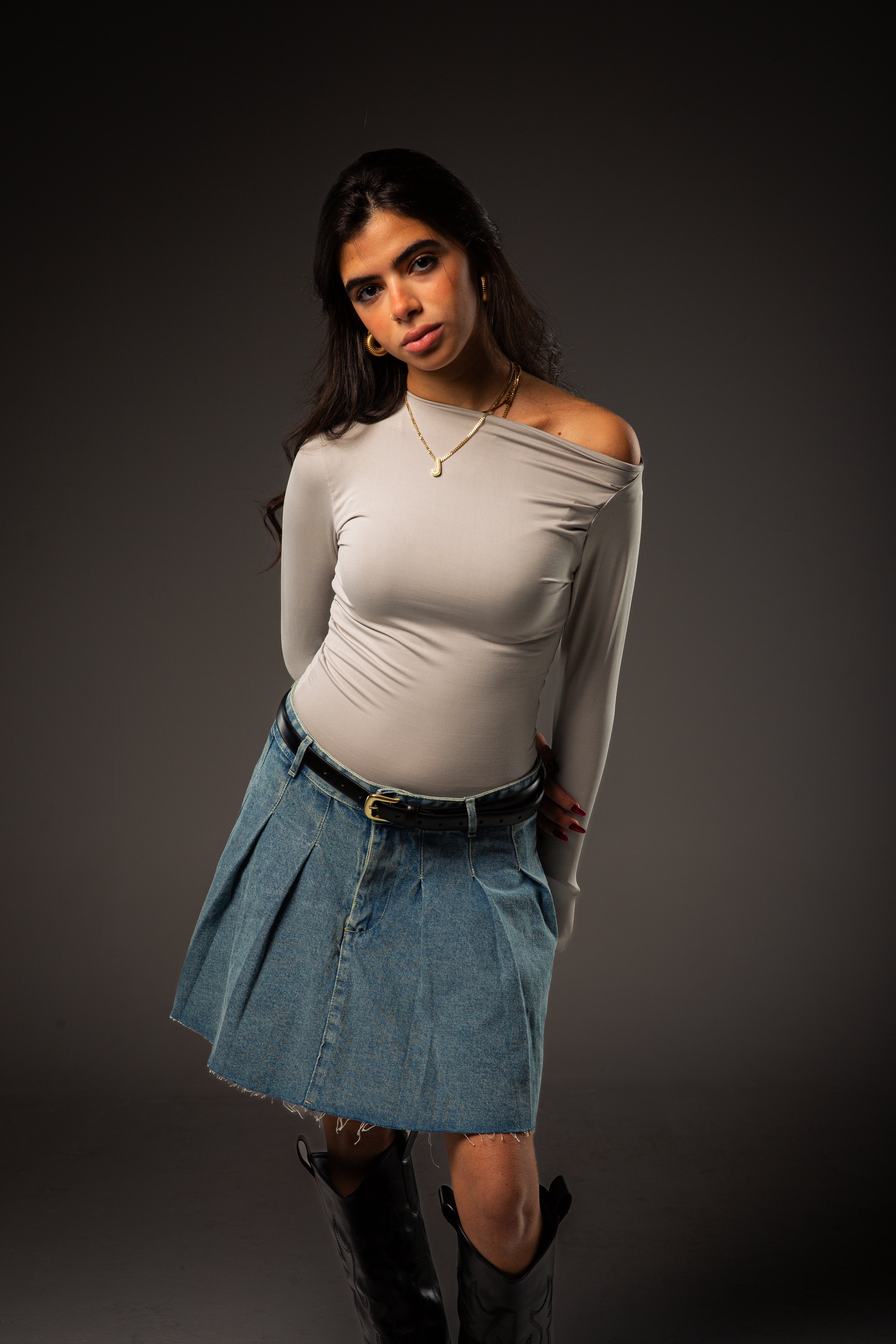Off-shoulder grey