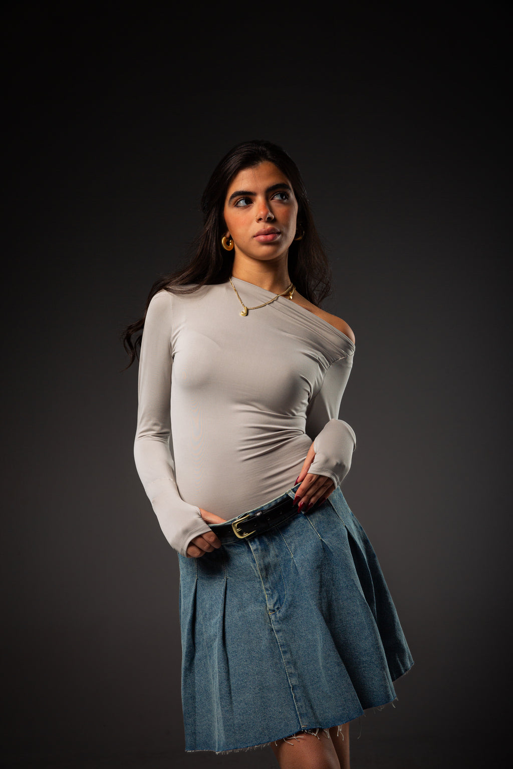 Off-shoulder grey