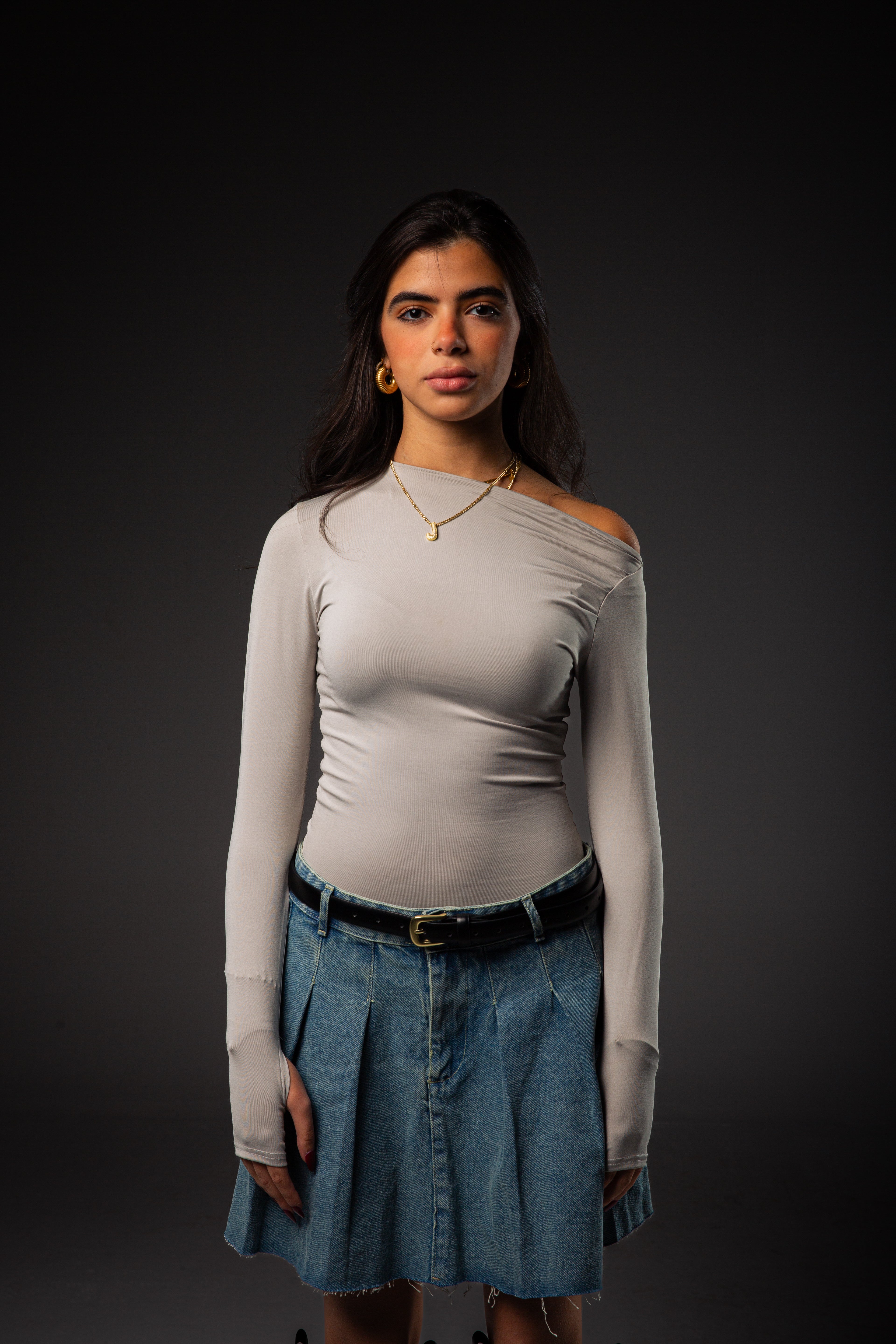 Off-shoulder grey
